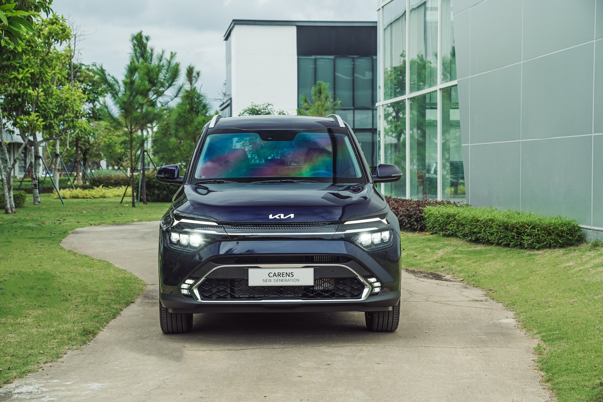 Kia Carens - Mẫu SUV thế hệ mới, hoàn thiện dải sản phẩm SUV của Kia tại Việt Nam - 2 Kia Carens - Mẫu SUV thế hệ mới, hoàn thiện dải sản phẩm SUV của Kia tại Việt Nam - 2