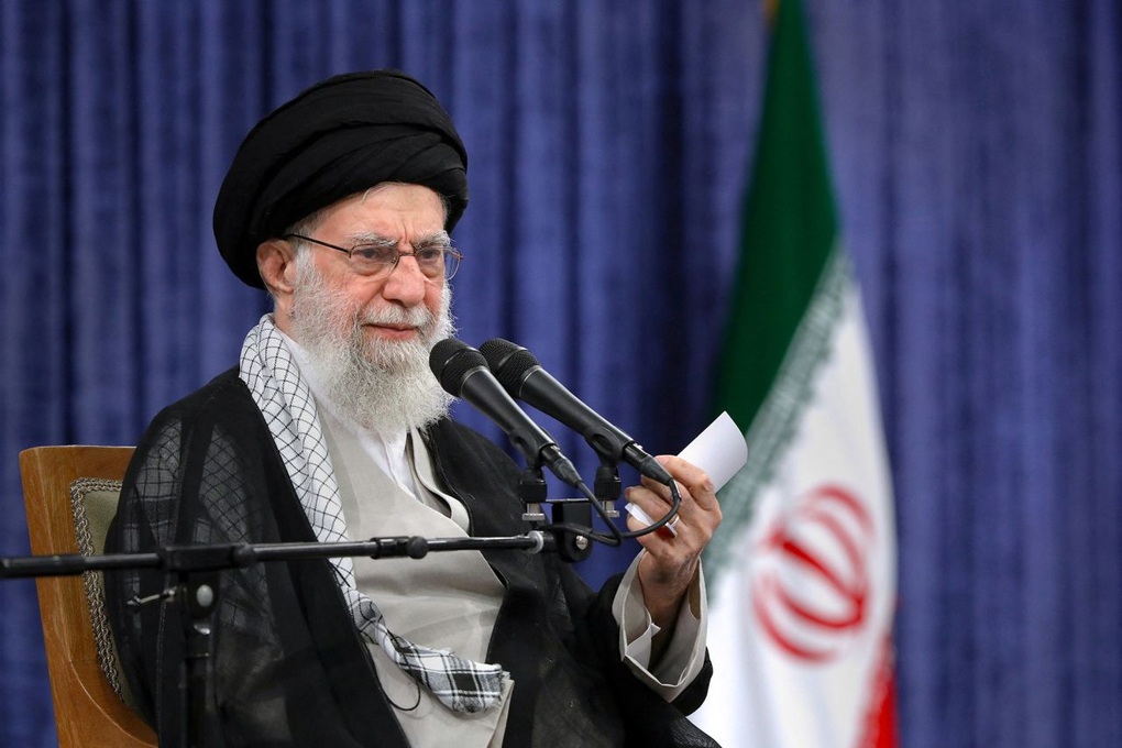 Iran quyết không đầu hàng, cảnh báo hậu quả nếu Mỹ động binh - 1 Iran quyết không đầu hàng, cảnh báo hậu quả nếu Mỹ động binh - 1