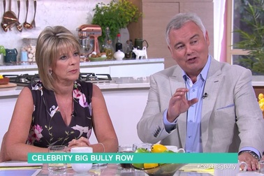 Chloe Goodman thanh lịch trên truyền hình