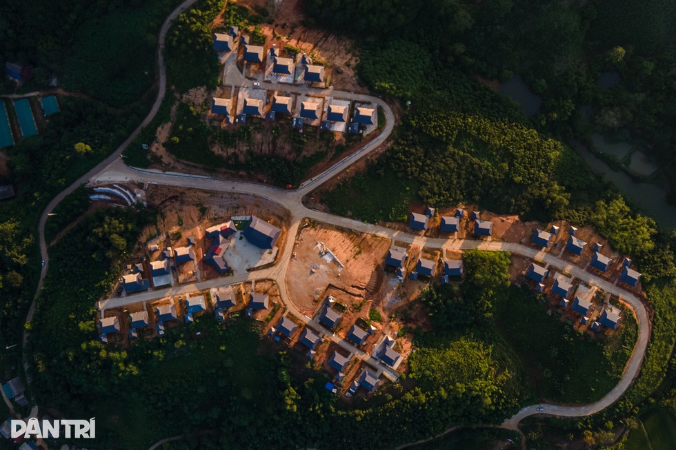 Ý Đảng hợp lòng dân: Tái định cư sau Yagi và “những ngôi làng của niềm tin”  - 10 Ý Đảng hợp lòng dân: Tái định cư sau Yagi và “những ngôi làng của niềm tin”  - 10