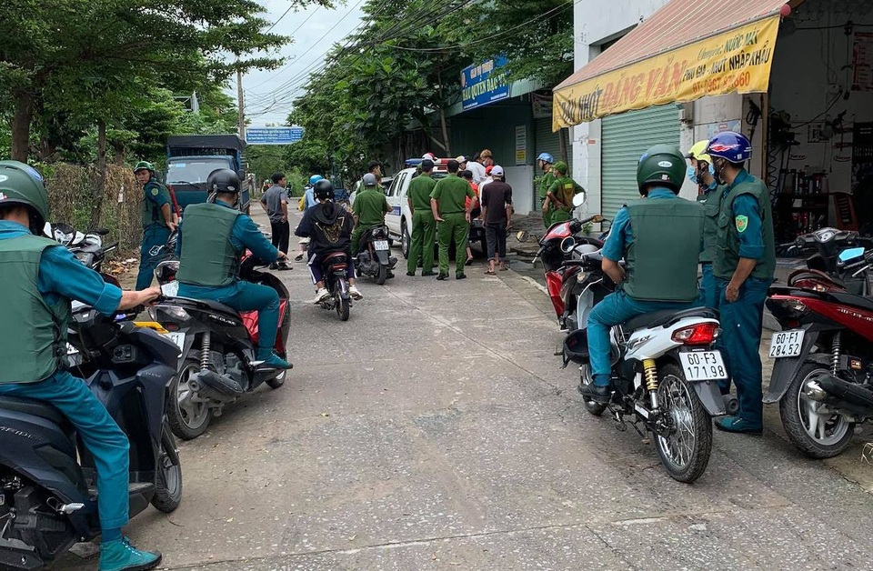 Ngăn chặn gần 30 thanh niên mang hung khí chuẩn bị hỗn chiến - 1 Ngăn chặn gần 30 thanh niên mang hung khí chuẩn bị hỗn chiến - 1