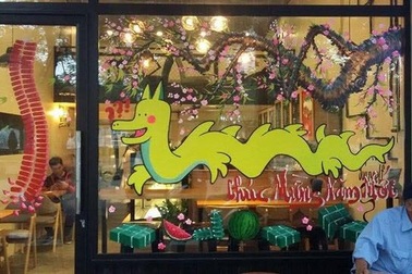 Kiếm bộn tiền nhờ các mặt hàng "ăn theo" rồng Pikachu Hải Phòng