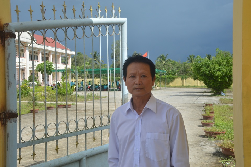 Cựu cán bộ xã hiến 7.000 mét vuông đất, trị giá nhiều tỷ đồng để xây trường - 1 Cựu cán bộ xã hiến 7.000 mét vuông đất, trị giá nhiều tỷ đồng để xây trường - 1