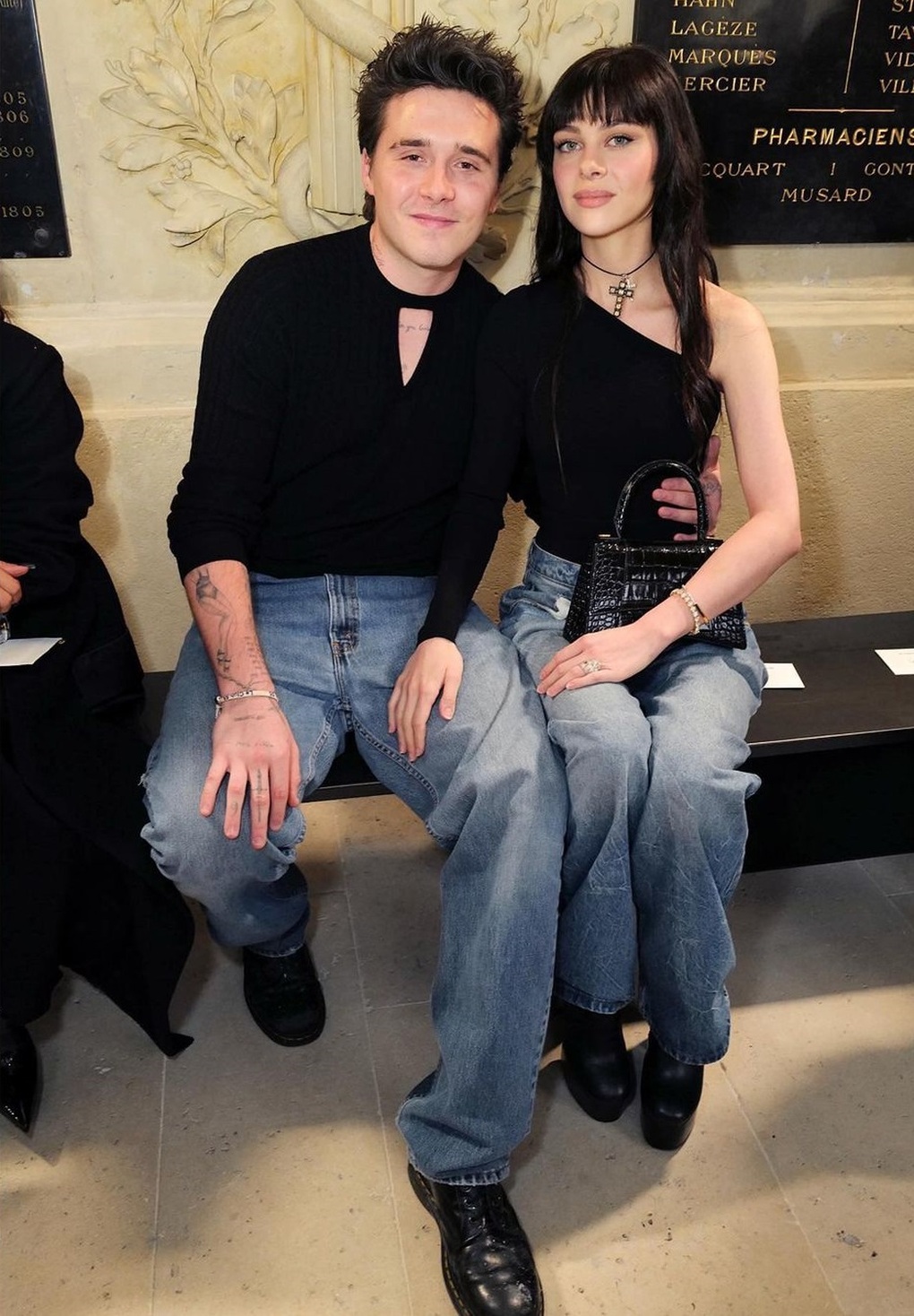 Victoria Beckham đăng ảnh con dâu xinh đẹp và ngầm dạy cho con bài học - 2 Victoria Beckham đăng ảnh con dâu xinh đẹp và ngầm dạy cho con bài học - 2