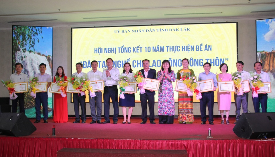 Đắk Lắk: 10 năm, trên 35.000 người lao động nông thôn được đào tạo nghề - 3 Đắk Lắk: 10 năm, trên 35.000 người lao động nông thôn được đào tạo nghề - 3