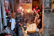 8 người chết trong đám cháy: Lửa khói cuồn cuộn, tụi nhỏ chạy ra không kịp