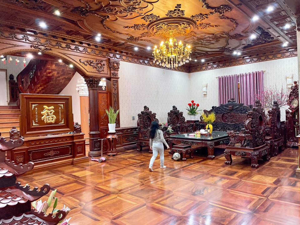 Choáng ngợp biệt thự siêu sang, nội thất dát toàn gỗ quý ở Bắc Ninh - 2 Choáng ngợp biệt thự siêu sang, nội thất dát toàn gỗ quý ở Bắc Ninh - 2