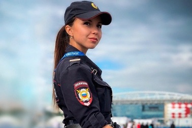 Vẻ đẹp hút hồn của các nữ cảnh sát Nga