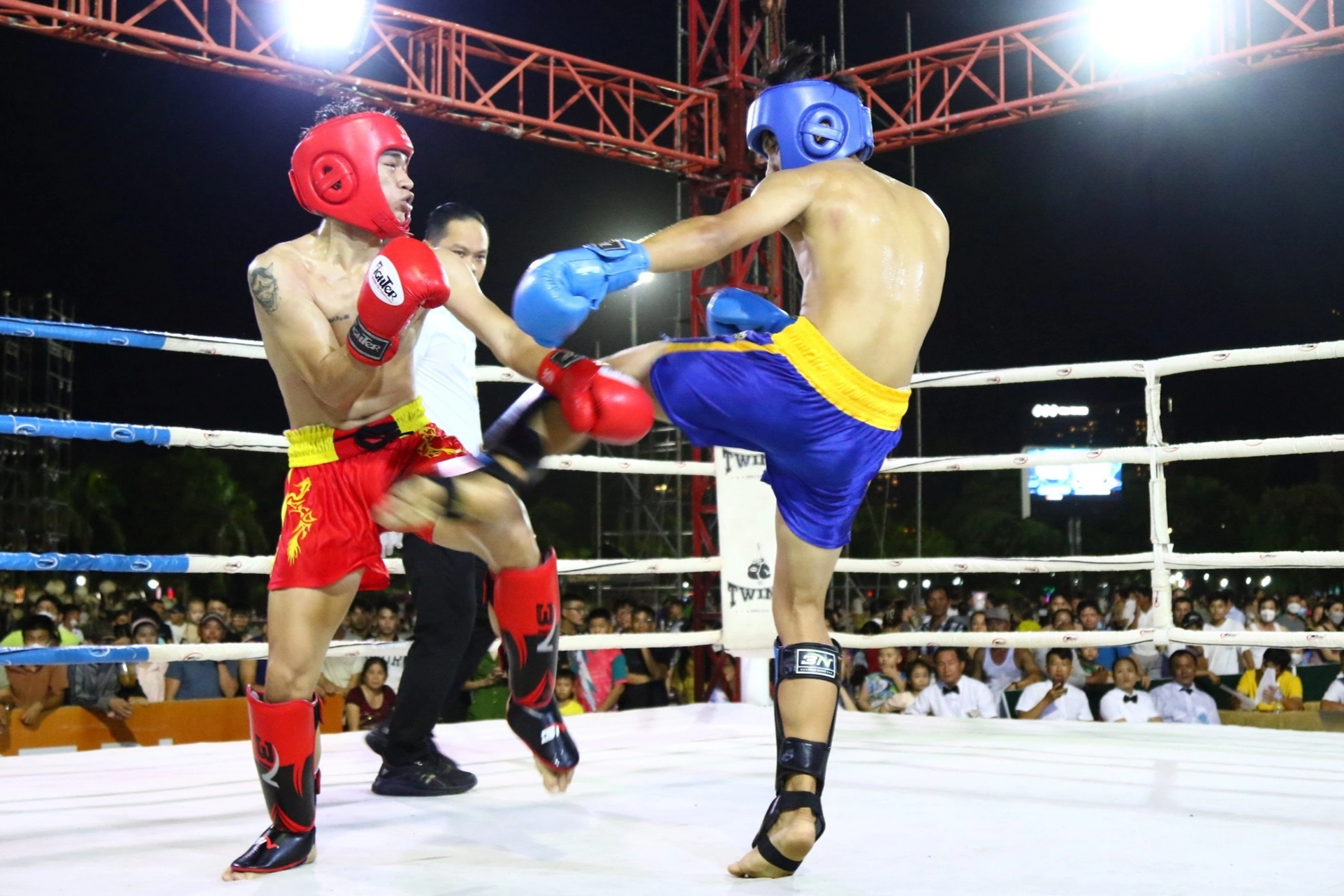 Các vận động viên tham gia giải vô địch trẻ kickboxing các CLB tỉnh Bình Định năm 2023 (Ảnh: Hoàng Quân).