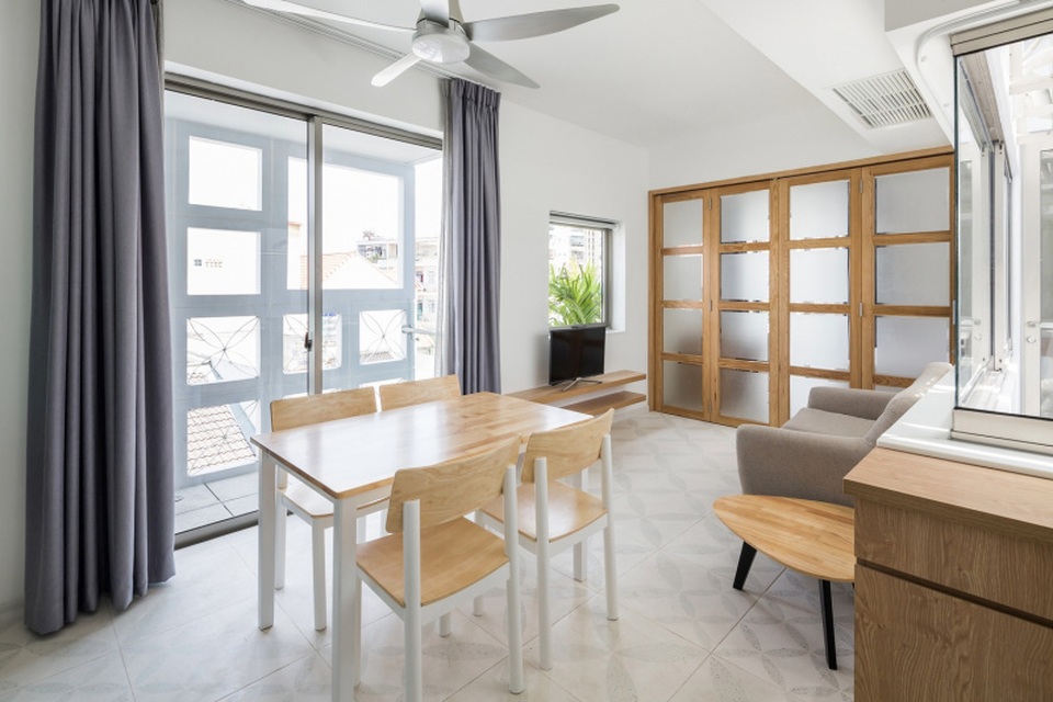 Chiêu độc lấy sáng khiến nhà 5 tầng ở Sài Gòn ngập nắng gió, đẹp cuốn hút - 6