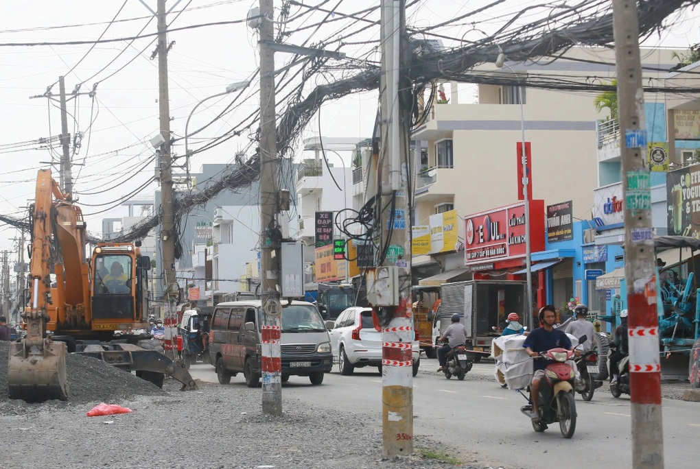 Điện lực TPHCM nhận trách nhiệm chậm hạ ngầm lưới điện các dự án giao thông - 2