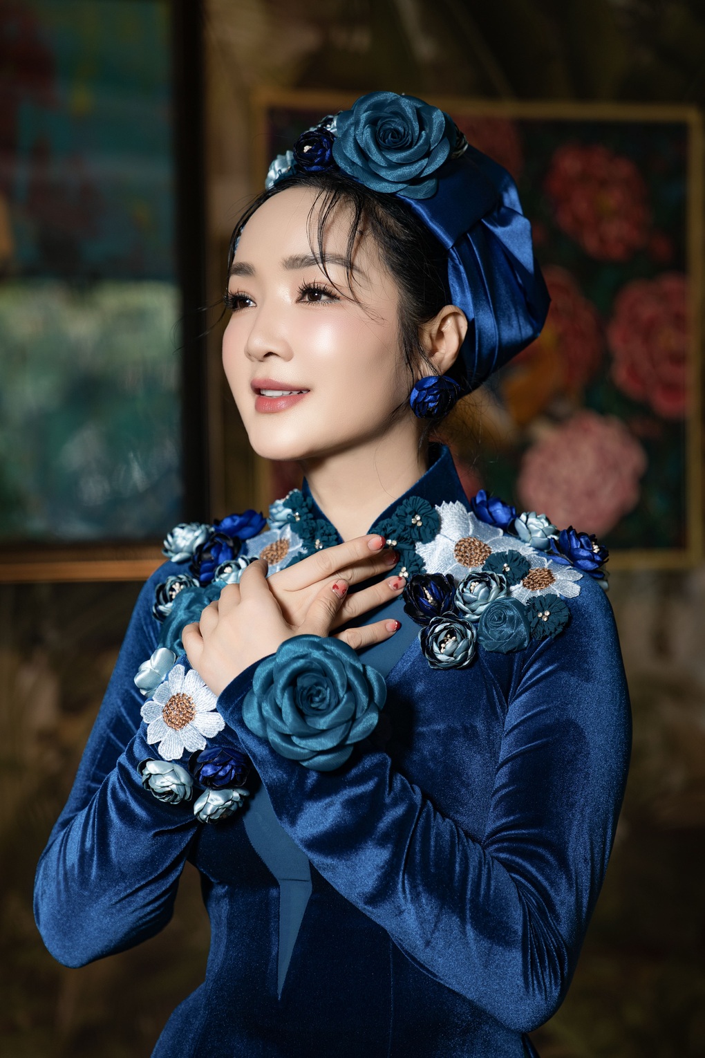Hoa hậu Giáng My trở thành nàng thơ áo dài của Võ Việt Chung - 2 Hoa hậu Giáng My trở thành nàng thơ áo dài của Võ Việt Chung - 2