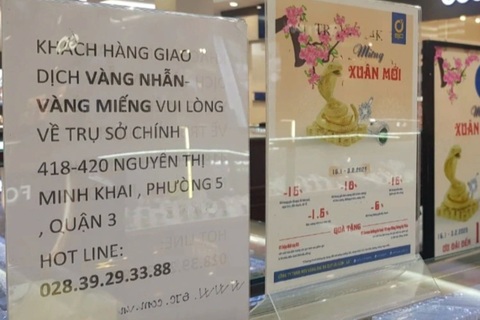 Đi 4-5 tiệm không mua được nhẫn trơn trước ngày vía Thần Tài