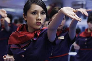 Ngắm người đẹp Hàng không tập võ tự vệ