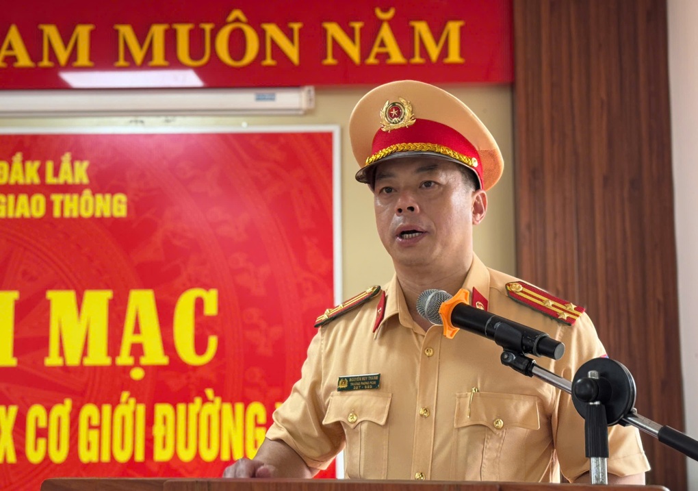 Công an Đắk Lắk lần đầu tổ chức sát hạch lái xe cho hơn 200 học viên - 2 Công an Đắk Lắk lần đầu tổ chức sát hạch lái xe cho hơn 200 học viên - 2