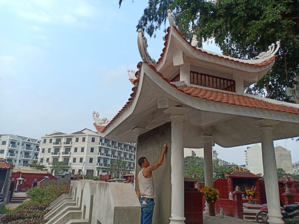 Hà Nội: Nghề tảo mộ thuê đắt khách dịp cận Tết - 5 Hà Nội: Nghề tảo mộ thuê đắt khách dịp cận Tết - 5