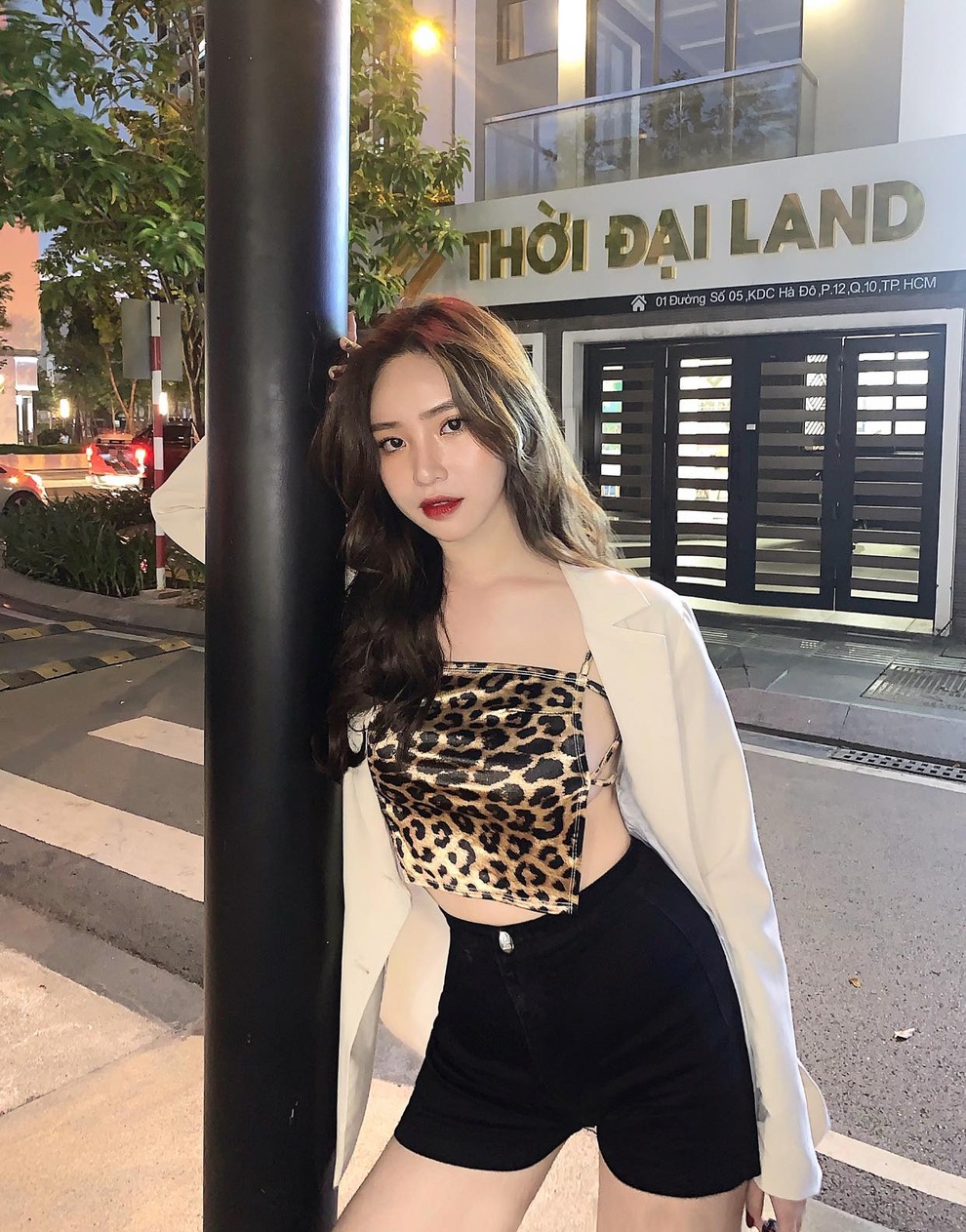 Chuộng đồ gợi cảm, nữ sinh ĐH Kinh tế khoe vóc dáng chuẩn từng centimet - 4 Chuộng đồ gợi cảm, nữ sinh ĐH Kinh tế khoe vóc dáng chuẩn từng centimet - 4