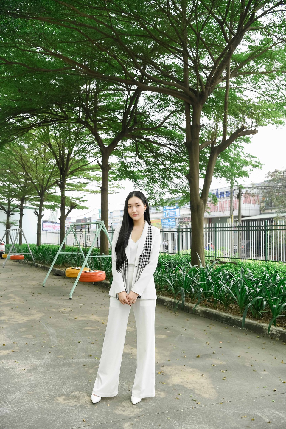 Ngắm mái tóc “đẹp như sông dài” của Tiểu Vy, Ngọc Trân - 8 Ngắm mái tóc “đẹp như sông dài” của Tiểu Vy, Ngọc Trân - 8