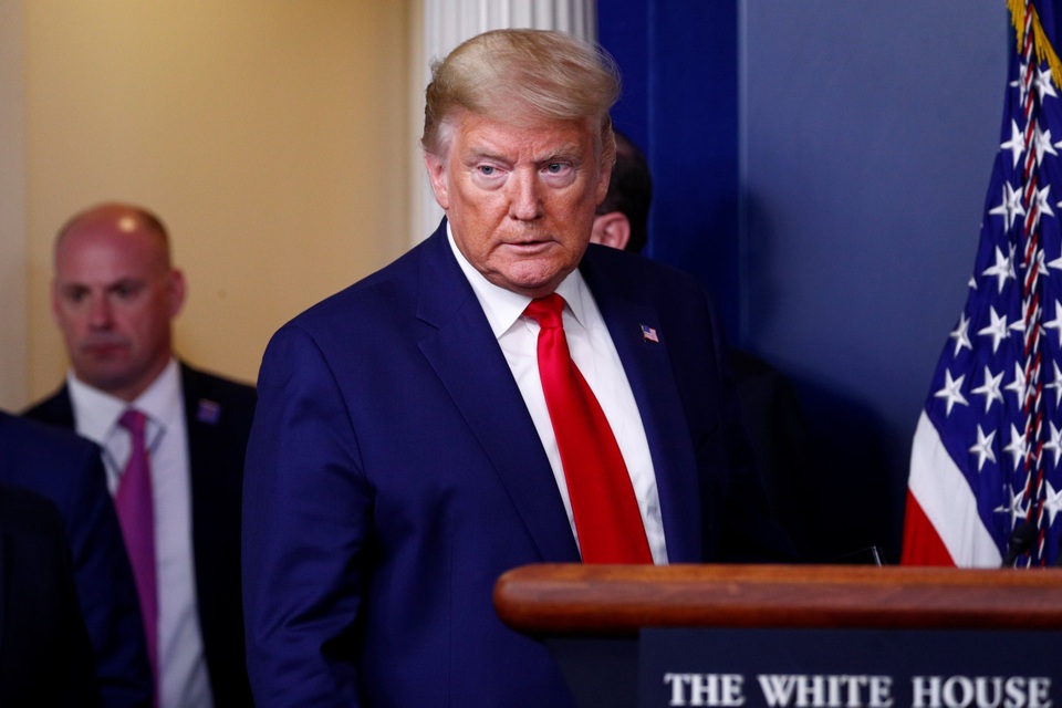 Ông Trump nói Mỹ sẽ trả tiền điều trị Covid-19 cho người không có bảo hiểm - 1