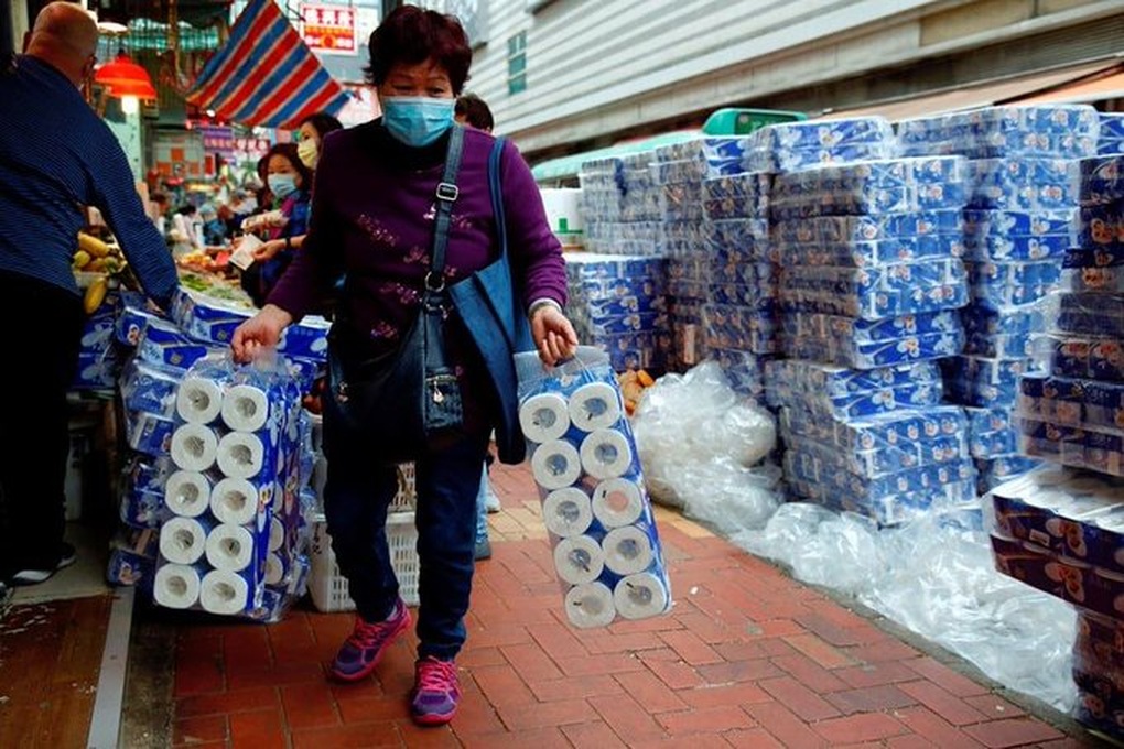 Người dân đổ xô tích trữ giấy vệ sinh ở Nhật Bản do lo ngại xung đột Iran - 1