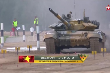 Đội tuyển Việt Nam so tài tại bán kết “Xe tăng hành tiến”