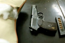 Bị phát hiện giấu súng trên ô tô, nam thanh niên “đổ thừa” cho bố