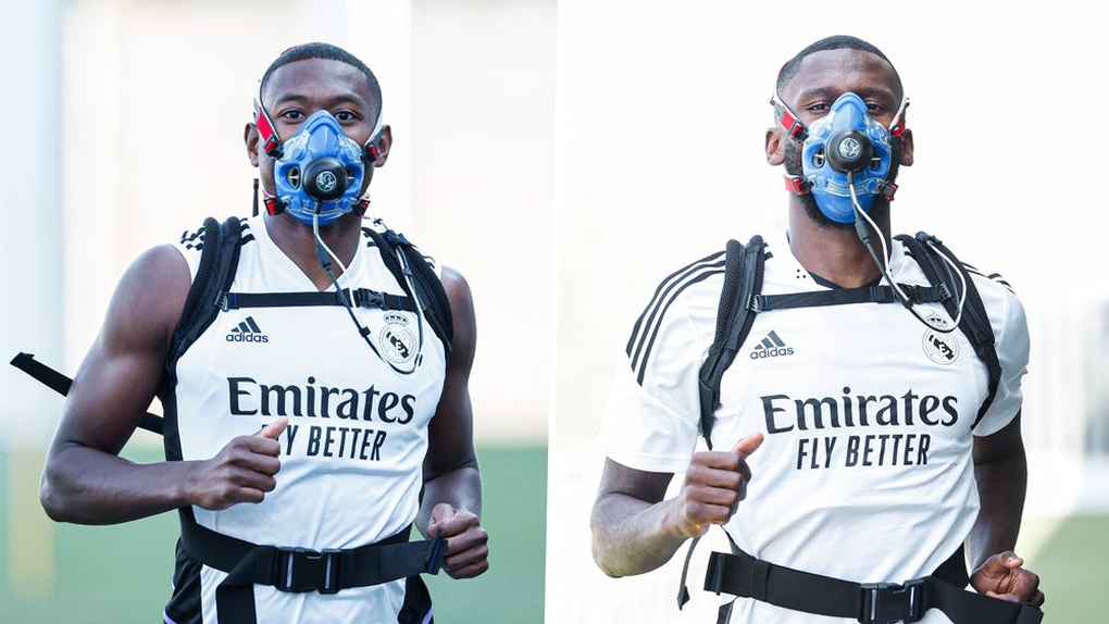 Giải mã chiếc mặt nạ bí ẩn các cầu thủ Real Madrid đeo lúc tập luyện - 1 Giải mã chiếc mặt nạ bí ẩn các cầu thủ Real Madrid đeo lúc tập luyện - 1