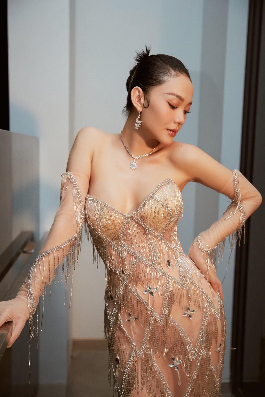 Minh Hằng quyến rũ, không ngại hở bạo sau nửa năm làm vợ người ta - 9 Minh Hằng quyến rũ, không ngại hở bạo sau nửa năm làm vợ người ta - 9