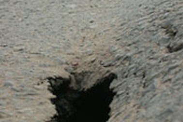 Lỗ thủng mới nhất của cầu Văn Thánh 2