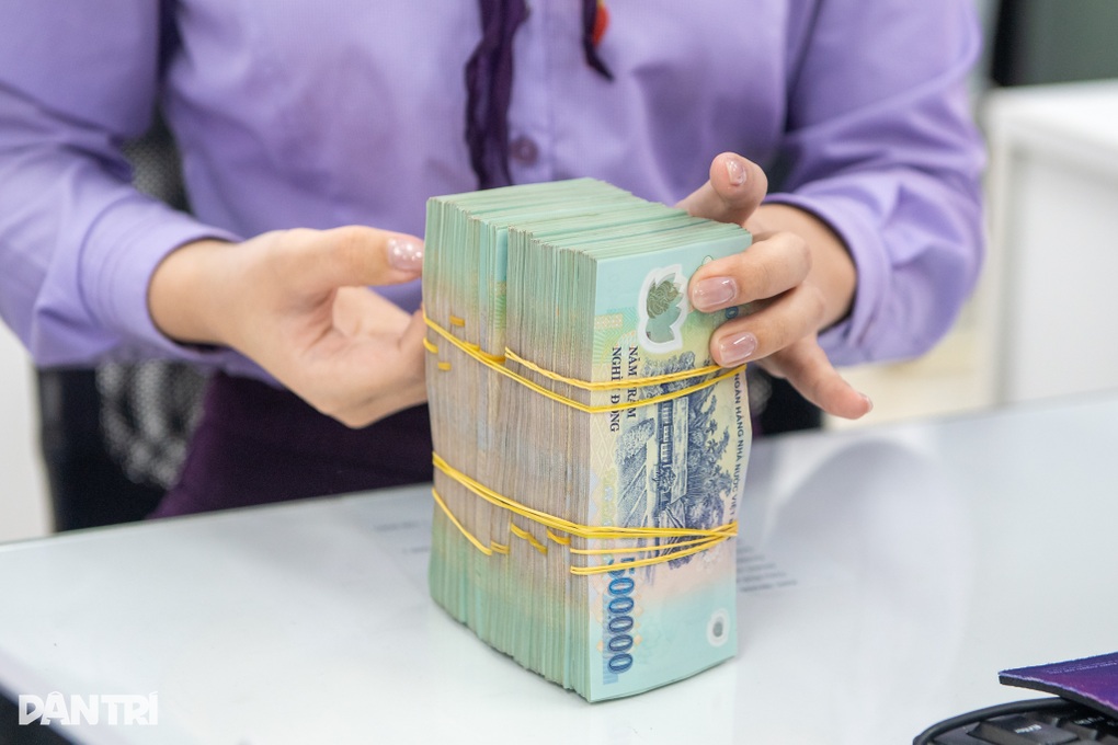 18 ngân hàng tăng lãi suất tiền gửi: Tín hiệu gì cho thị trường tiền tệ? - 2 18 ngân hàng tăng lãi suất tiền gửi: Tín hiệu gì cho thị trường tiền tệ? - 2