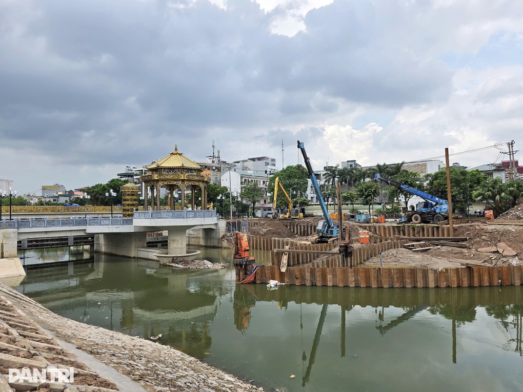 Đến hạn hồi sinh sông Tô Lịch, nước từ hồ Tây liên tục được xả về - 2 Đến hạn hồi sinh sông Tô Lịch, nước từ hồ Tây liên tục được xả về - 2