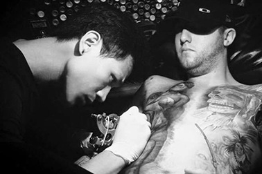 Góc khuất phòng xăm: Những câu chuyện "thật như đùa"