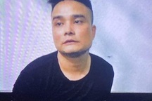 Nghi can cầm dao khống chế 3 người trong cửa hàng sữa dương tính với ma túy