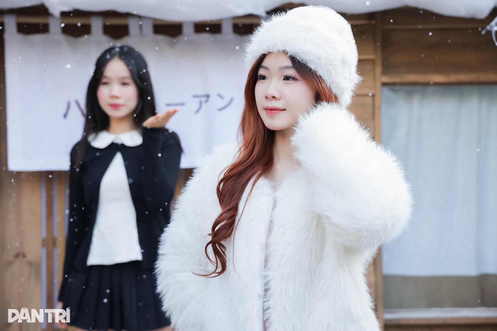 Thiếu nữ Hà Nội lên đồ xinh lung linh cho mùa Giáng sinh - 15 Thiếu nữ Hà Nội lên đồ xinh lung linh cho mùa Giáng sinh - 15