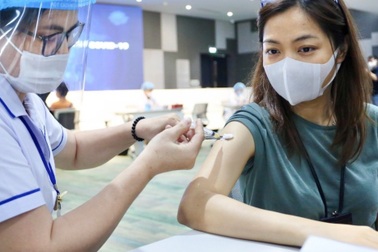 Bộ Y tế: Các địa phương lên kế hoạch tiêm vaccine Covid-19 mũi 3