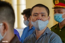 Bạn thân Tuấn "khỉ" mê "hàng nóng"?