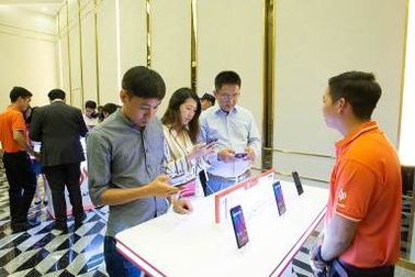 Gây bất ngờ bằng giá bán và chất lượng, smartphone Vsmart chiếm trọn niềm tin của khách hàng