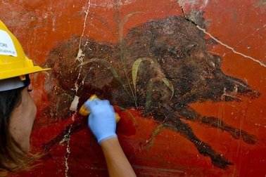 Tìm thấy điện thờ 2.000 năm tuổi nằm im lìm dưới lớp tro bụi núi lửa