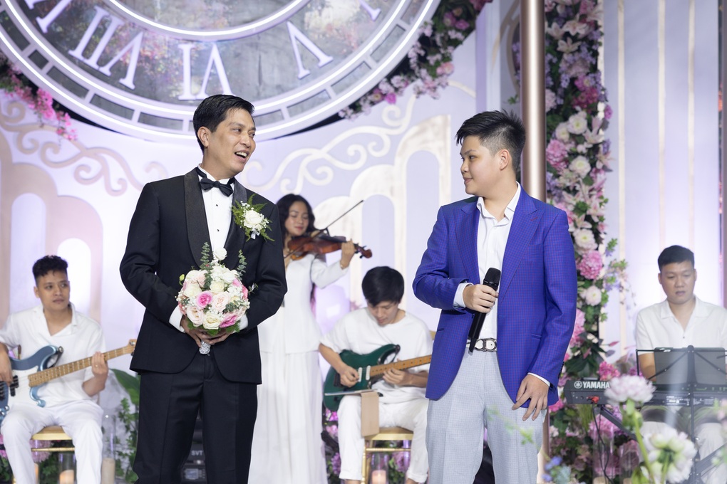 NSND Quang Thọ hát mừng đám cưới Sao Mai Tuấn Anh - 3 NSND Quang Thọ hát mừng đám cưới Sao Mai Tuấn Anh - 3