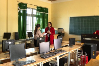 Đắk Nông: Nhiều trường học "trắng" môn tin học