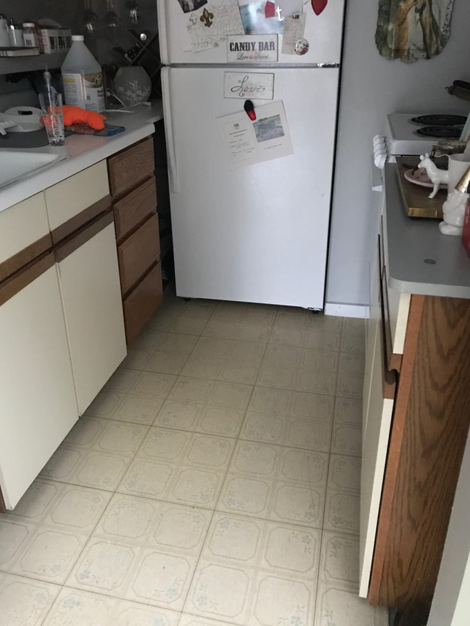 Căn phòng áp mái rộng 74.3m2 ở Massachusetts lộn xộn và tẻ nhạt đẹp bất ngờ sau khi tu sửa - Ảnh 3. Căn phòng áp mái rộng 74.3m2 ở Massachusetts lộn xộn và tẻ nhạt đẹp bất ngờ sau khi tu sửa - Ảnh 3.
