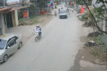 Mở cửa ô tô không quan sát, tài xế gây tai nạn liên hoàn