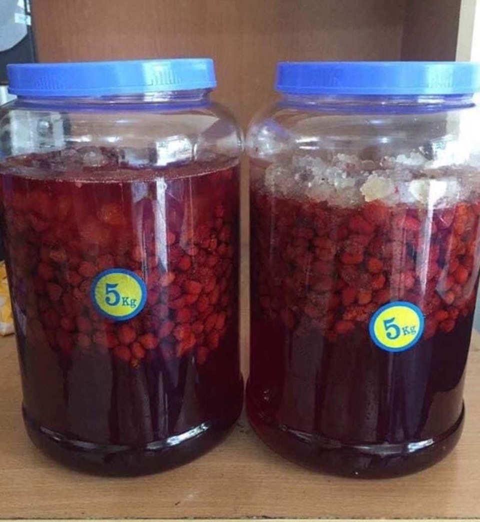 Năm chỉ có một lần, loại quả rừng đỏ au đổ về Hà Nội - 4 Năm chỉ có một lần, loại quả rừng đỏ au đổ về Hà Nội - 4