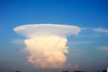 Kỳ lạ đám mây giống nổ bom hạt nhân xuất hiện ở Nga