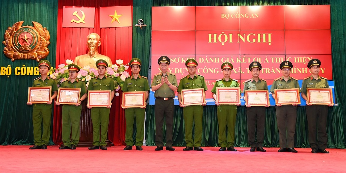 Hơn 48.000 công an chính quy về xã, thị trấn làm việc - 4 Hơn 48.000 công an chính quy về xã, thị trấn làm việc - 4