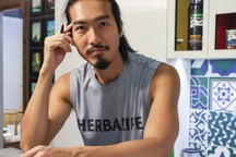 Trải lòng của nam giới làm nghề... cho thuê chính mình, tâm sự với người lạ