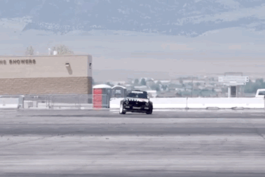 Con gái Ken Block drift siêu đẳng - Tài không đợi tuổi