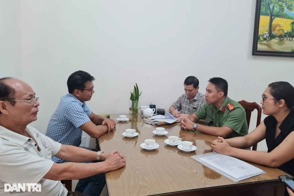 Vụ khám sức khỏe siêu nhanh: Xử phạt phòng khám 8 triệu đồng - 1 Vụ khám sức khỏe siêu nhanh: Xử phạt phòng khám 8 triệu đồng - 1