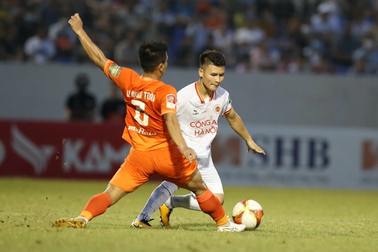 HLV CLB Công An Hà Nội: "Quang Hải nhiều lần bị phạm lỗi phía sau"