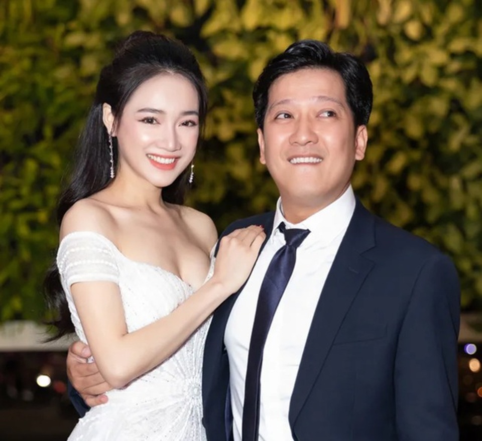 Những mỹ nhân Việt “giấu nhẹm” chuyện mang bầu, sinh con mới công khai - 6 Những mỹ nhân Việt “giấu nhẹm” chuyện mang bầu, sinh con mới công khai - 6